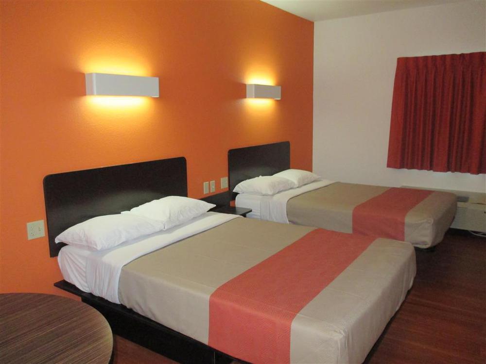 Motel 6 Wilkes Barre Arena Room photo